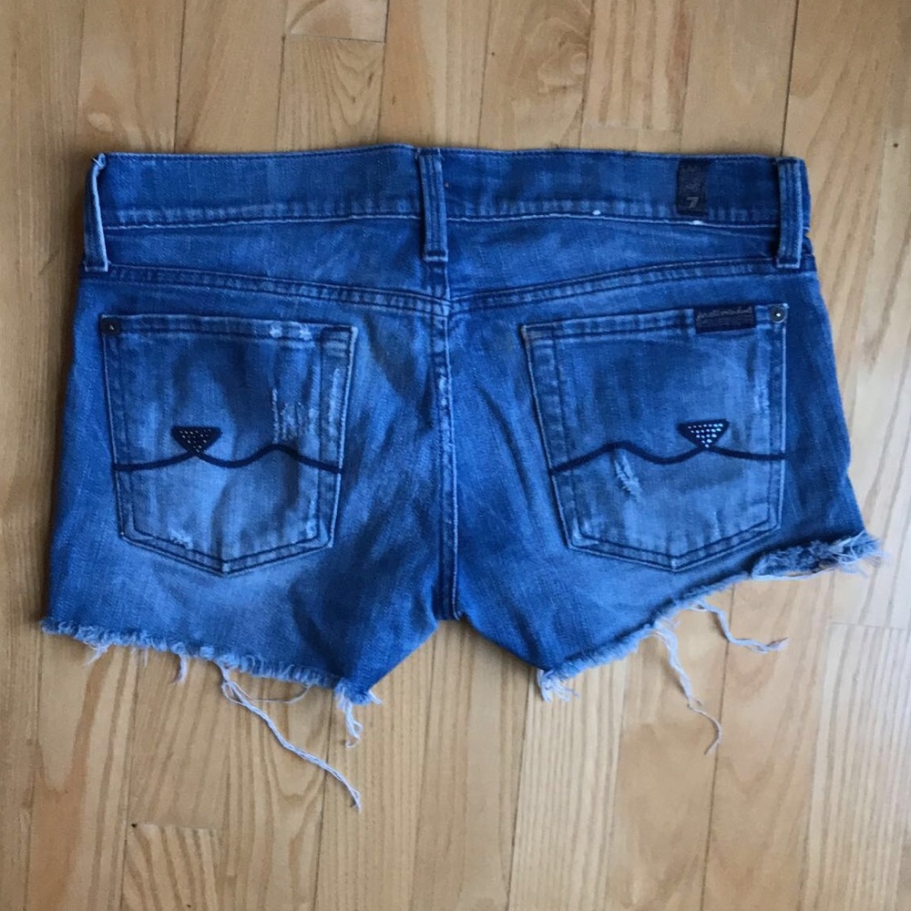 Limited edition  7 for all mankind cutoffs